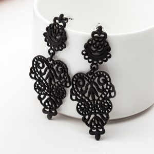 Bohemian openwork leaf earrings