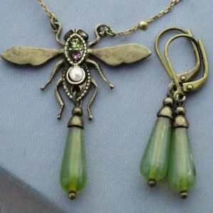 Women's Vintage Gemstone Necklace Set