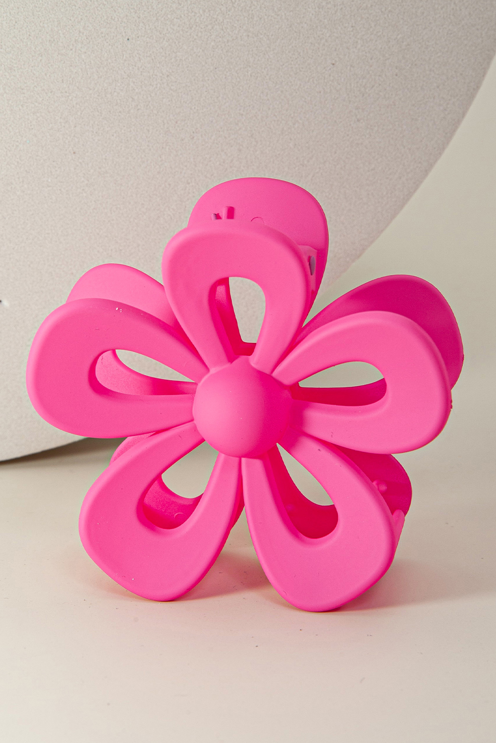 Black Sweet Hollowed Flower Shape Claw Clip - Image 5