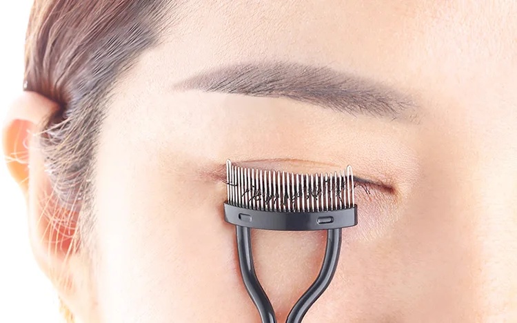 1 Pcs Eyelash Separator Metal Teeth Foldable Eyelash Curler Beauty Makeup Stainless Eyelash Brush Comb Mascara Curl Makeup Tool - Image 2