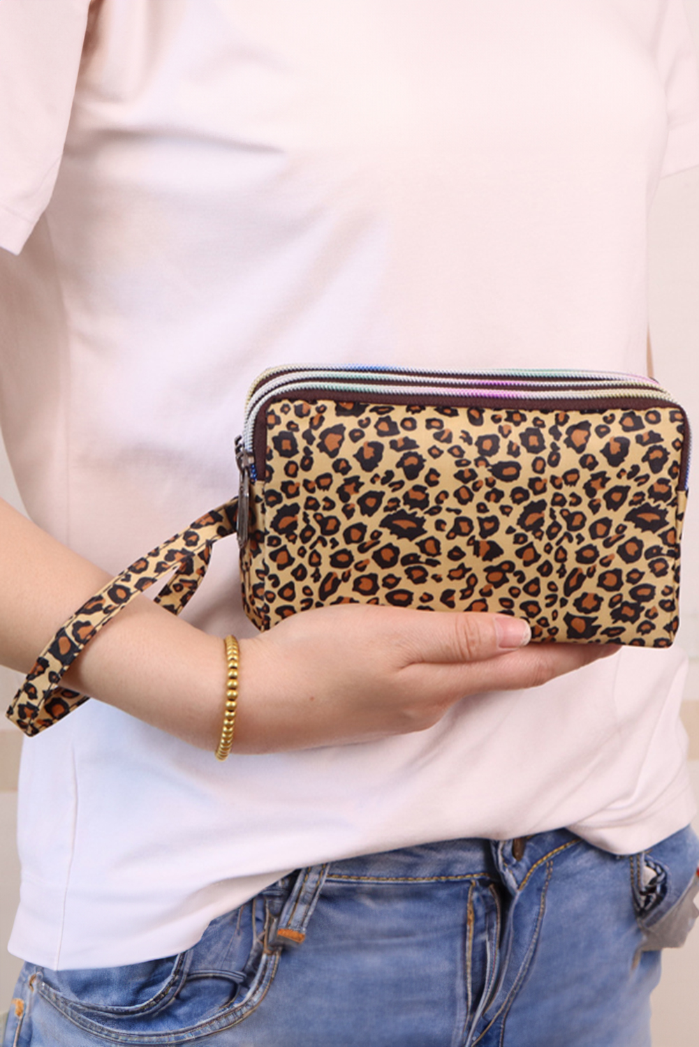 Brown Leopard Print PU Leather Wristlet Zipper Makeup Bag - Image 6